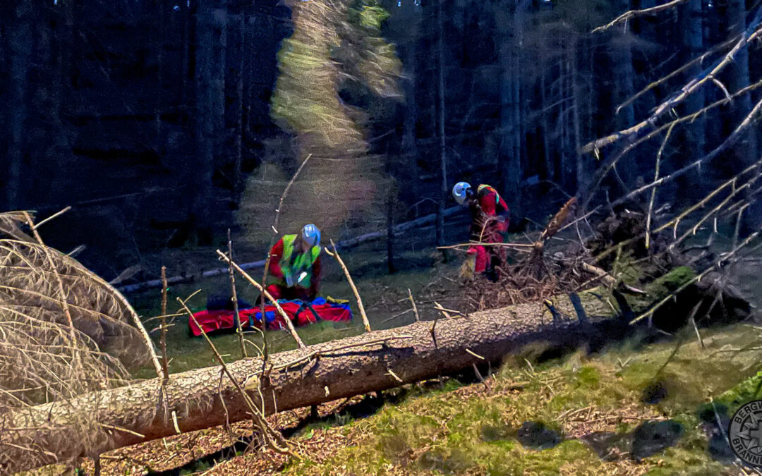 Mountainbiker stürzt am Heuberg und muss mit Hubschrauber gerettet werden